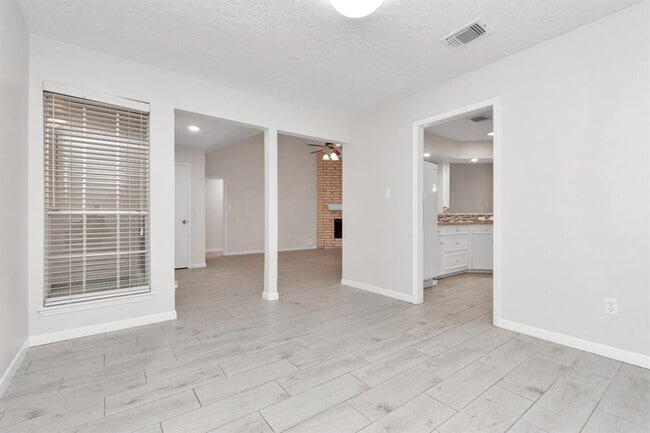 Building Photo - 1102 Comstock Springs Dr
