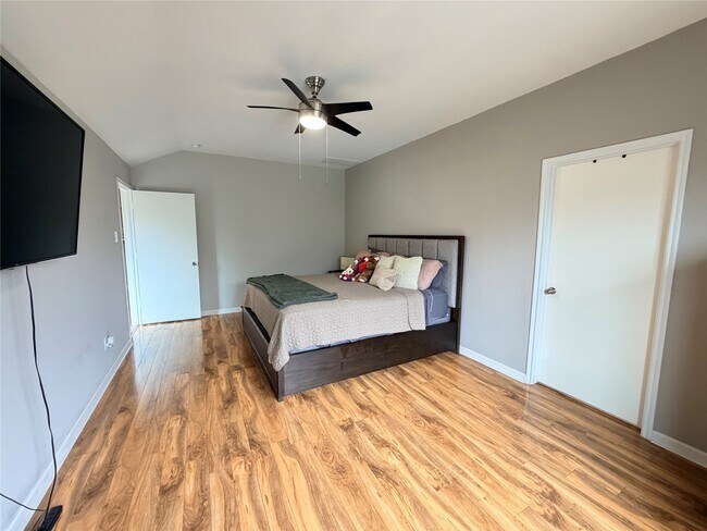 Building Photo - 1807 Emerson Ridge Dr