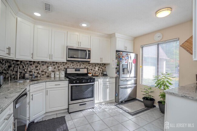 Building Photo - 58 Park Gate Dr