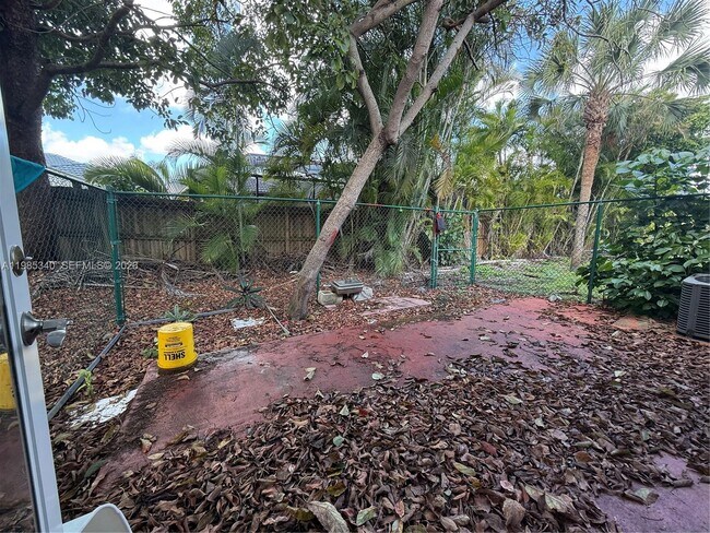 Building Photo - 13272 Old Biscayne Dr