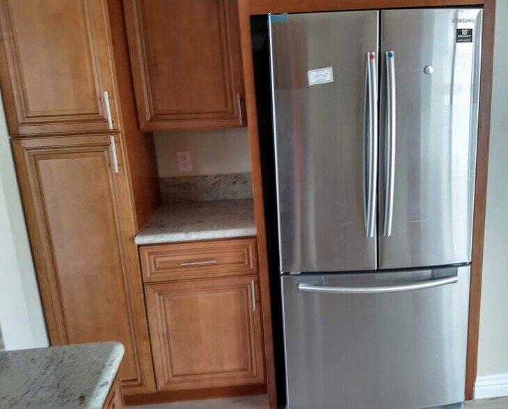 fridge - 428 30th St