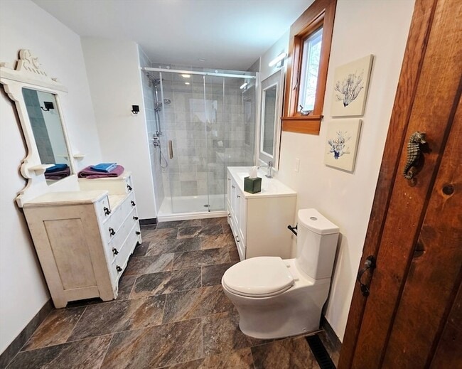 Building Photo - 11 Sunset Dr