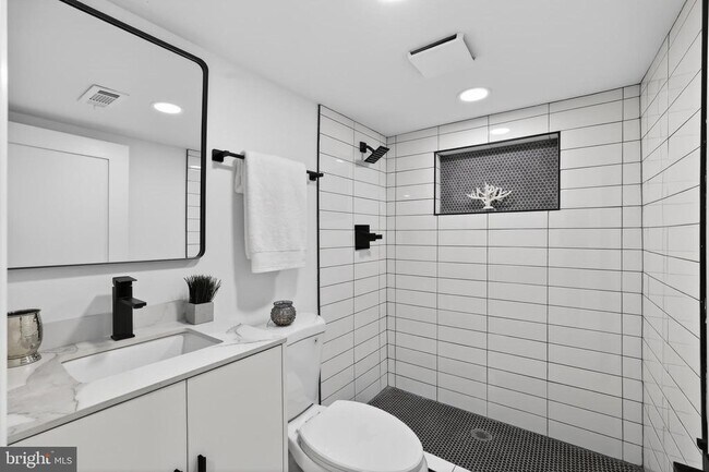 Building Photo - 2932 Yost Pl NE