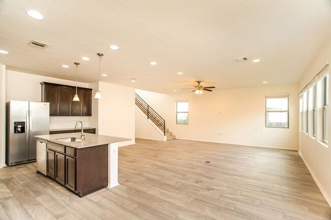 Building Photo - Village at Wells Branch 4-Bedroom Home