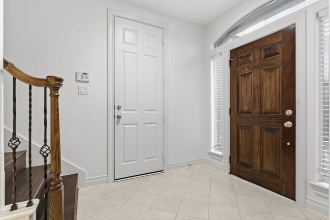 Building Photo - 1303 Sherwood Point Ln