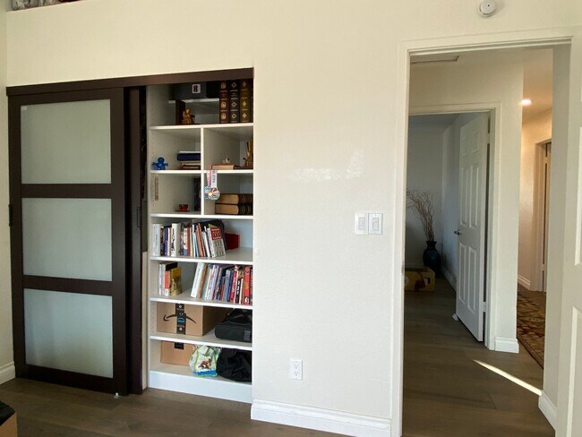 Building Photo - Stunning 3-bedroom, 2-bathroom coastal condo with Modern Custom Upgrades!