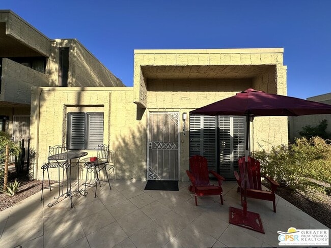 Primary Photo - 5304 Los Coyotes Dr