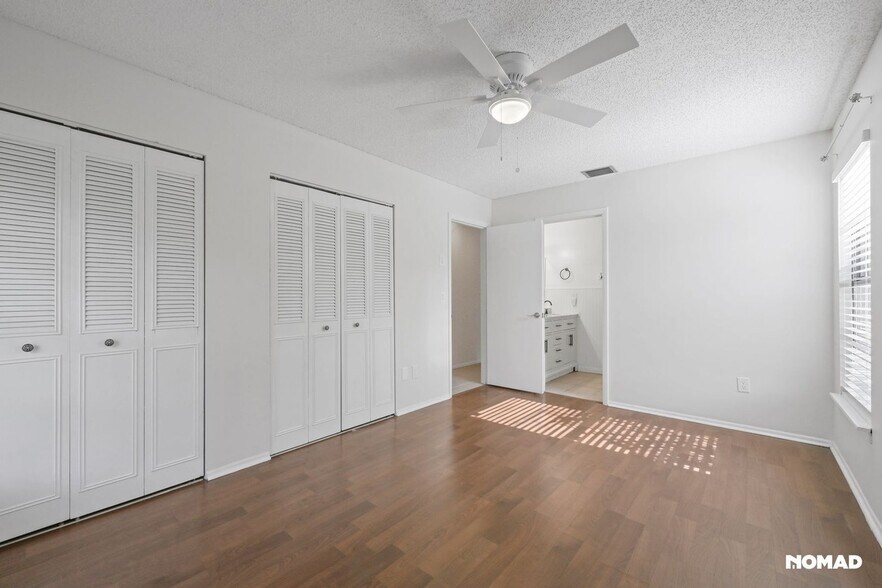 Building Photo - 4067 NW Cinnamon Tree Cir