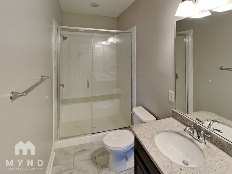 Building Photo - 2547 Statesville Ave