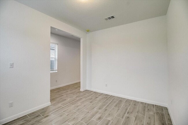 Building Photo - 117 Lacey Oak Lp