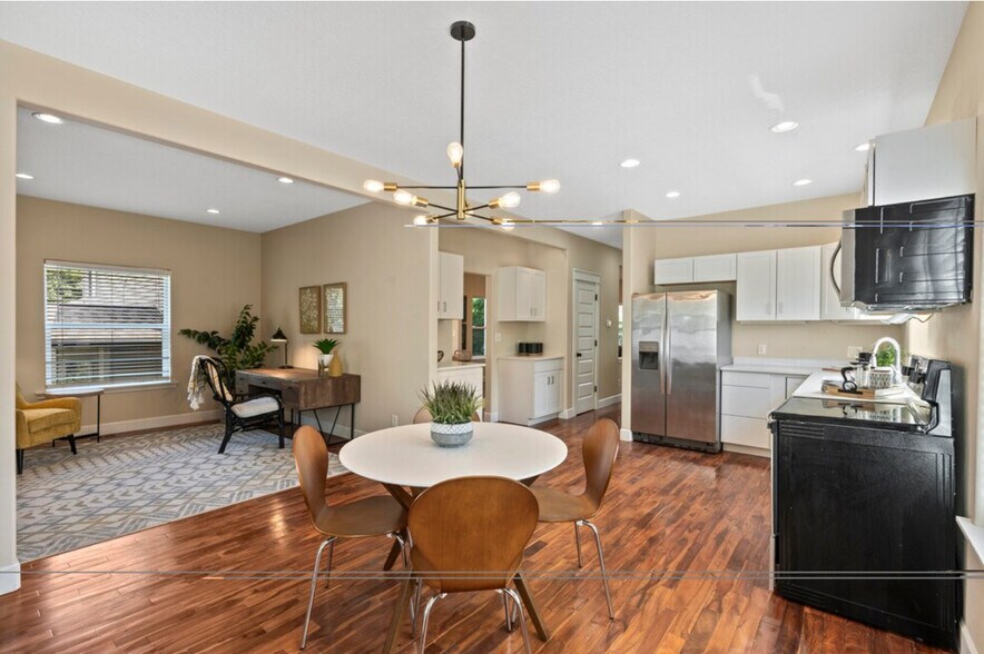 Building Photo - 7321 NE 8th Ave