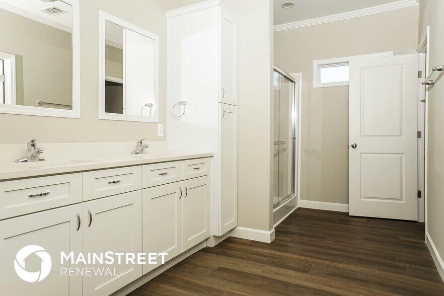 Building Photo - 12311 Tangier St