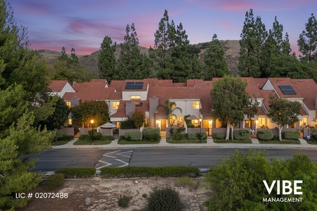Primary Photo - LOCATION, LOCATION, LOCATION!!!! "Hidden C...