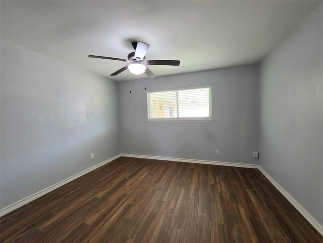 Building Photo - 3227 Dalview St