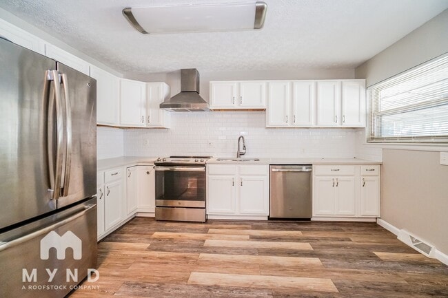 Building Photo - 4957 Betsy Dr