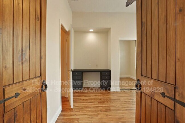 Building Photo - 12020 Gold Pointe Ln