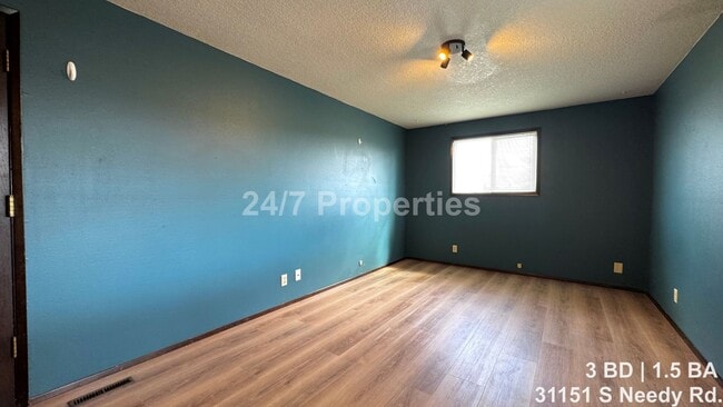 Building Photo - Country Living in Canby - 3 BD | 2 BA Home