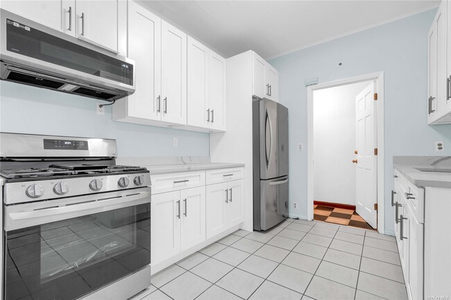 Building Photo - 104-14 Metropolitan Ave