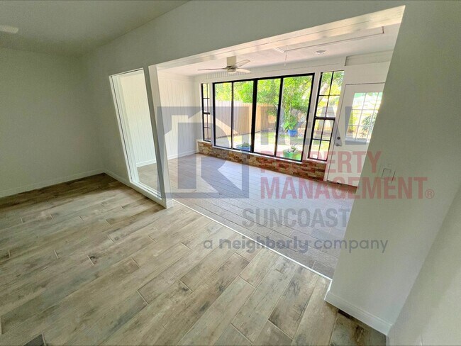 Building Photo - 4142 Iola Dr