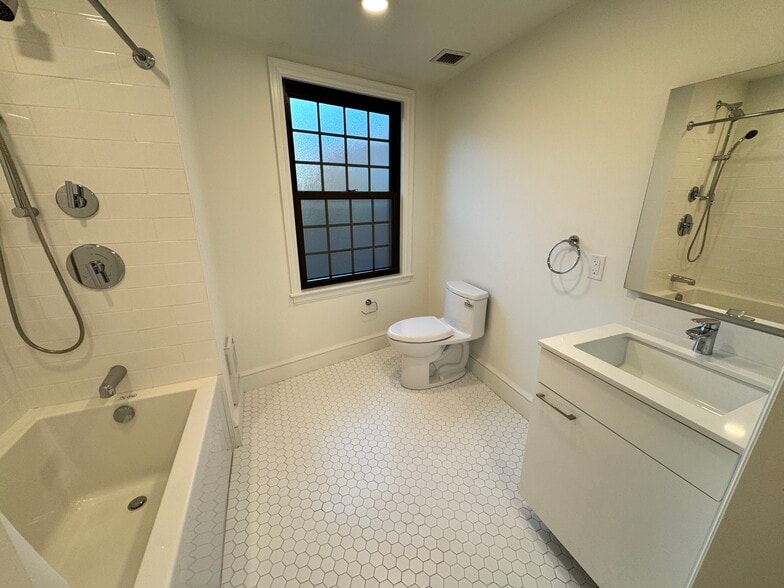 Building Photo - 1172 Massachusetts Ave