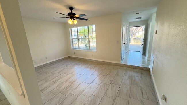 Building Photo - 1239 Glen Haven Dr