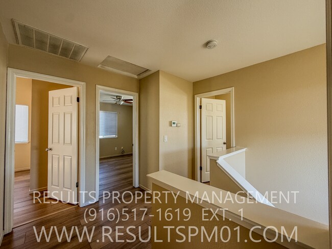 Building Photo - Cottages! Spacious 4 Bedroom Home