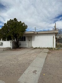 Building Photo - Great 1 Bed 1 Bath located near NMSU