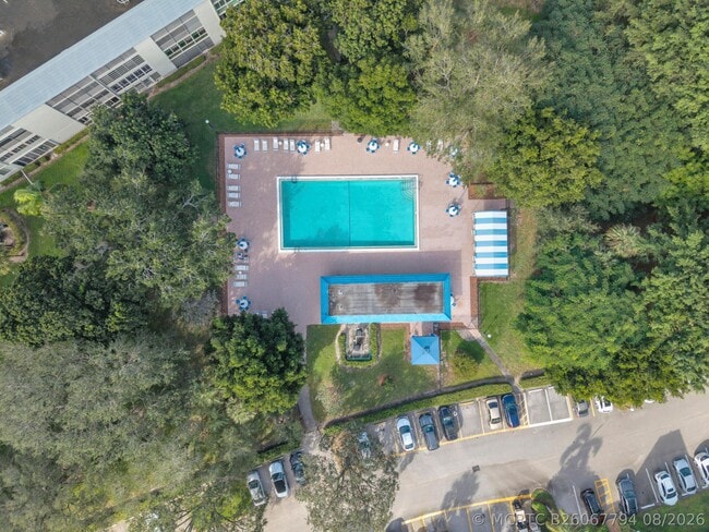 Building Photo - 3003 Portofino Isle