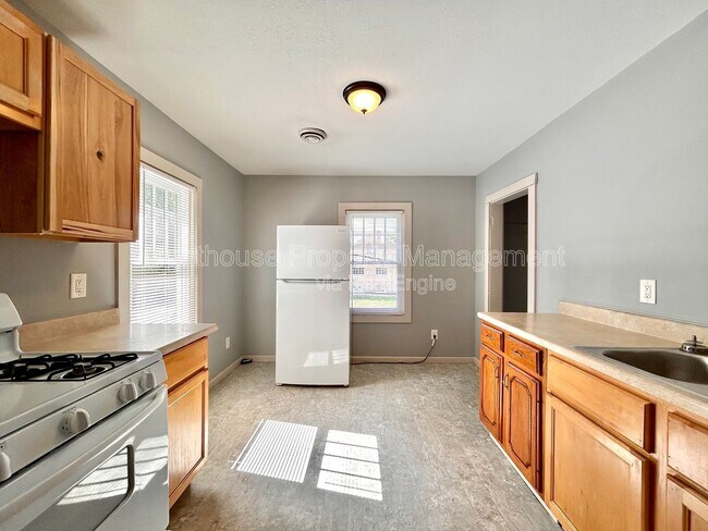 Building Photo - 81 Delaware Ave