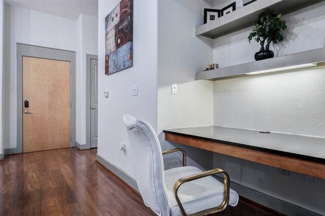 Building Photo - 1901 Post Oak Blvd