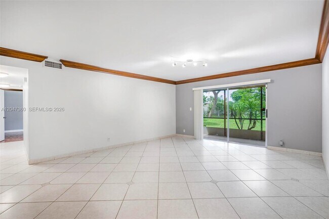 Building Photo - 709 Gardens Dr