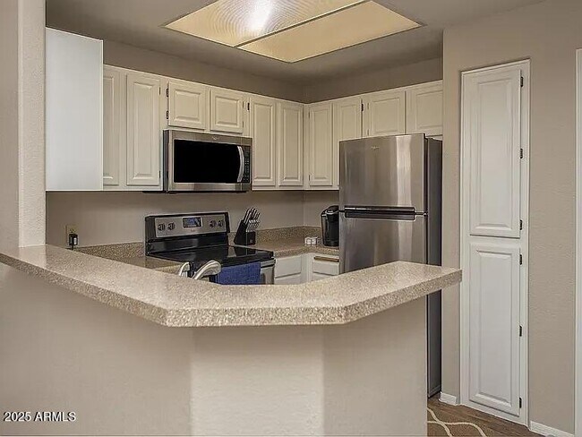 Building Photo - 11375 E Sahuaro Dr