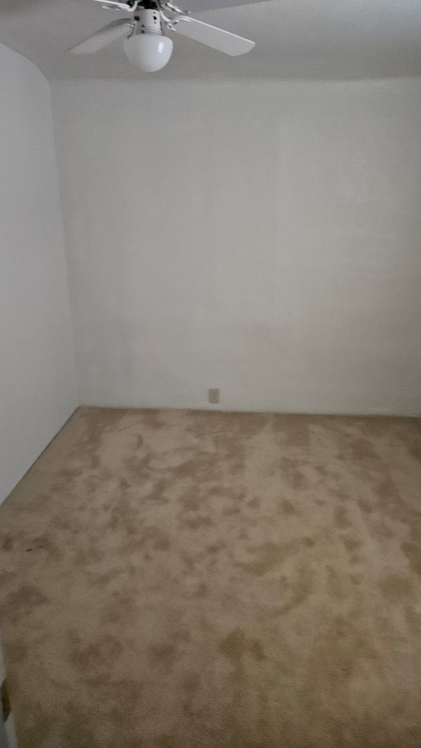 Building Photo - Two Bed One Bath Home with Shed and large backyard and large Driveway.