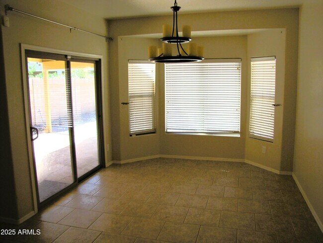 Building Photo - 1046 Estancia Dr