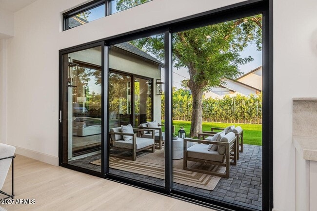 Building Photo - 3301 E Elm St