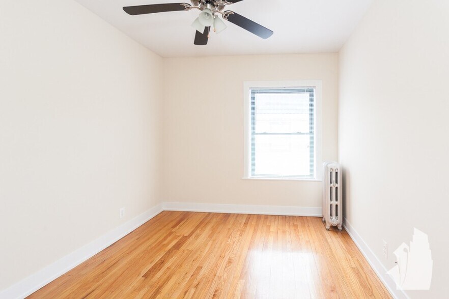 Building Photo - 4841 N Wolcott Ave
