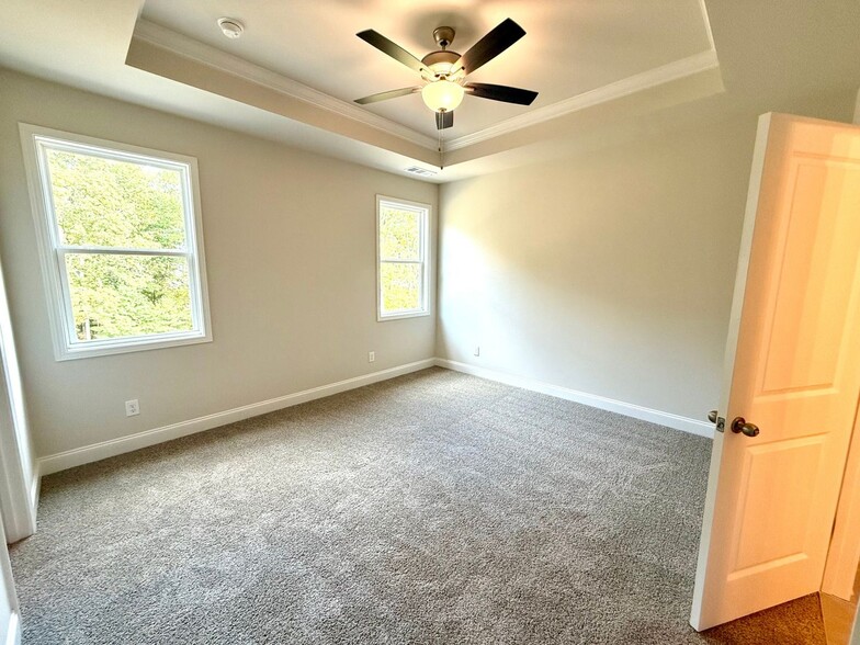 Building Photo - 1278 Ainsworth Alley