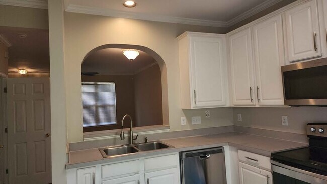 Building Photo - 2222 Valley Haven Dr