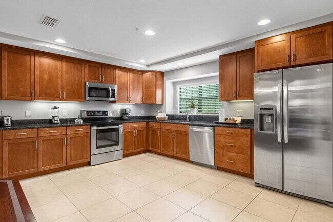 Building Photo - 8543 Kediaman Ave