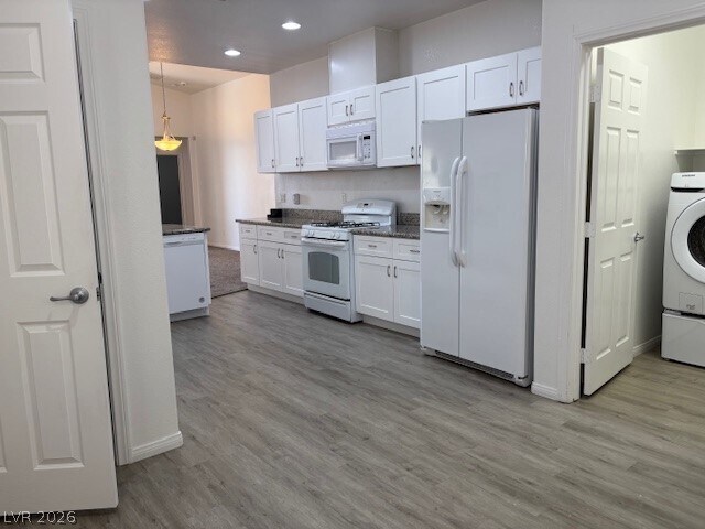 Building Photo - 2341 Thornwood Castle Dr