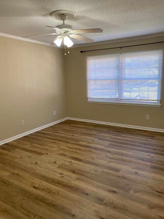 Building Photo - 4768 Champion Ct