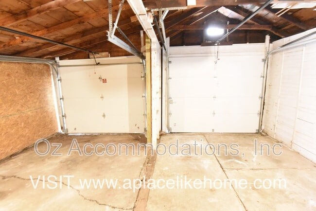 Building Photo - 1024 9th Ave