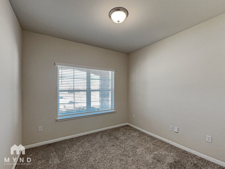 Building Photo - 2444 Lobo Landing Cove