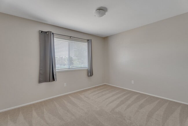 Building Photo - 362 Tabor Ave