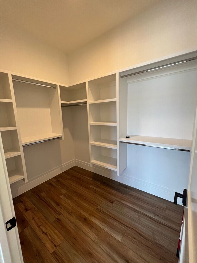 Building Photo - Beautiful 4 Bedroom, 4 Bathroom Home in The Dunes at Sand Hollow Resort