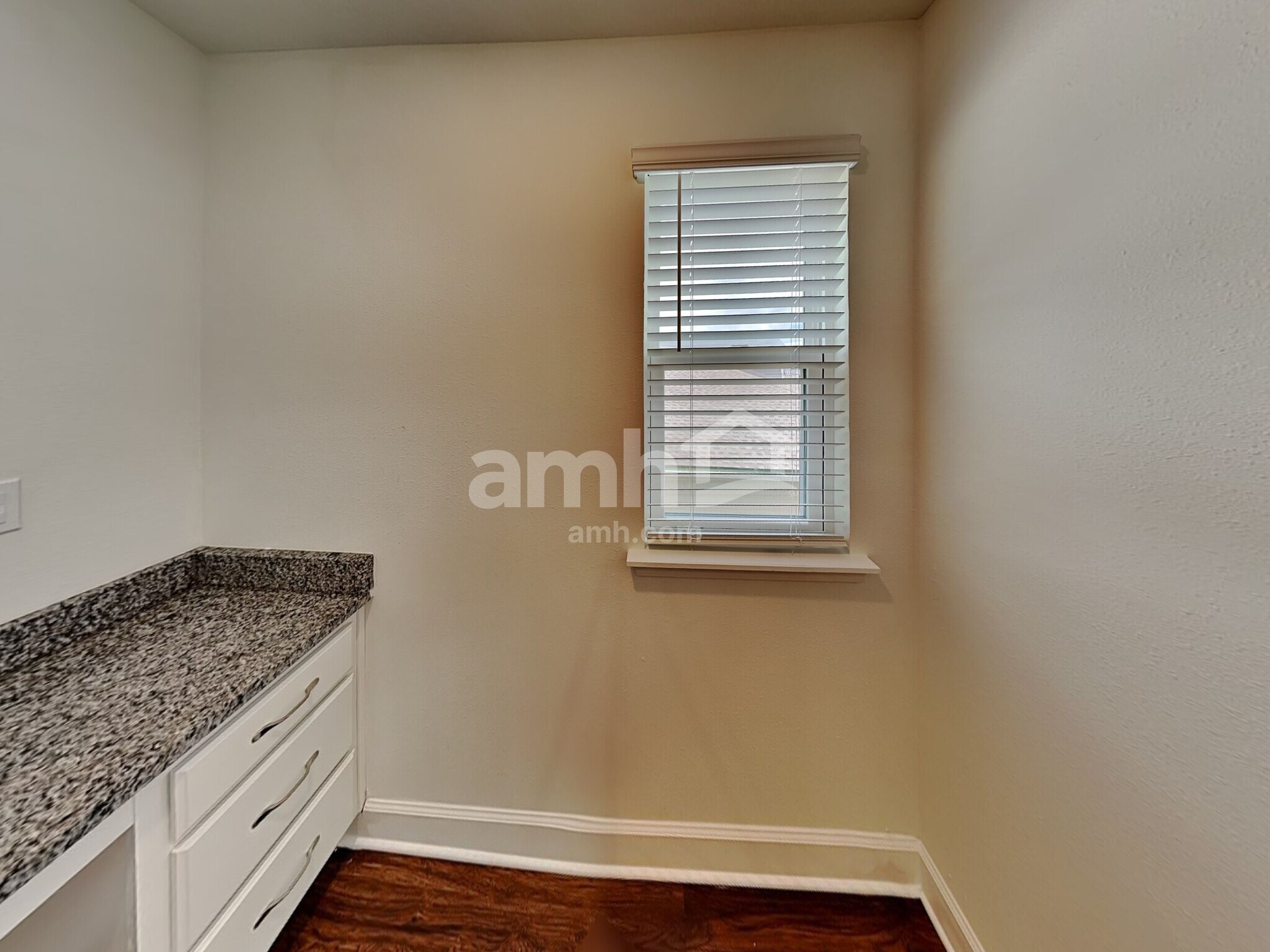 Building Photo - 1172 Tan Tara Trail