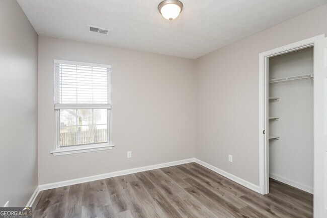 Building Photo - 2966 Heather Lake Dr