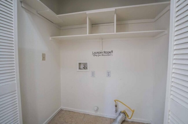 Building Photo - 6617 Lund Dr