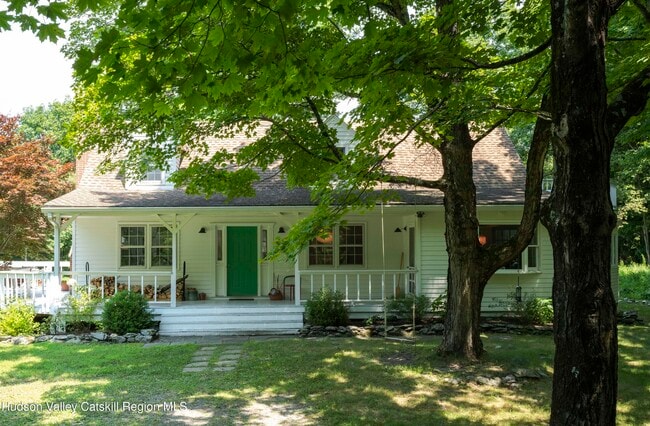 Primary Photo - 4 Molland Dr