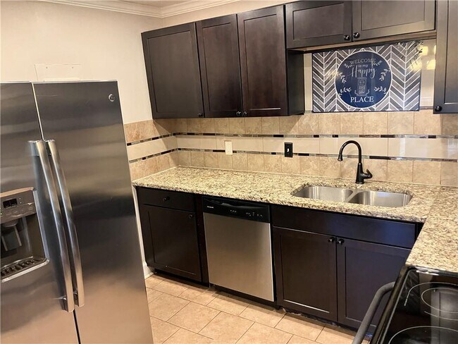 Building Photo - 1215 Oak Forest Ct SW